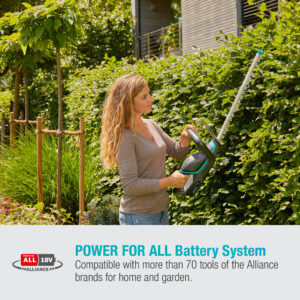 A well-balanced Gardena hedge trimmer that reduces strain during garden work